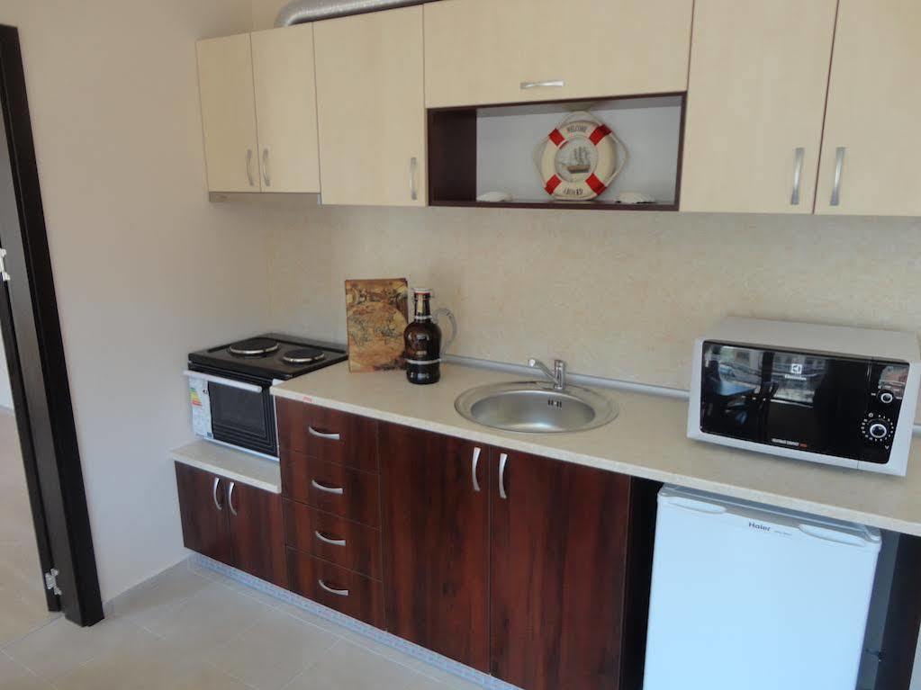 Holiday Apartments In Pomorie Exterior photo