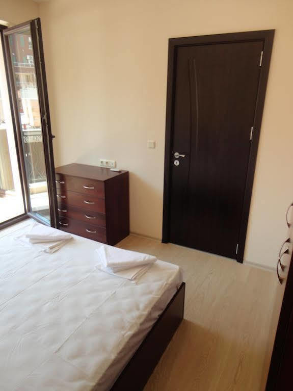 Holiday Apartments In Pomorie Exterior photo